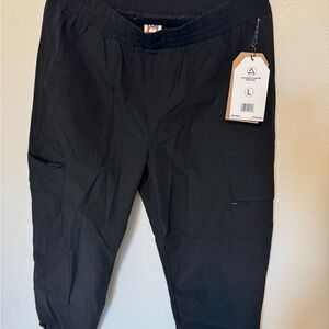 Avalanche cargo pants brand new with tags size large